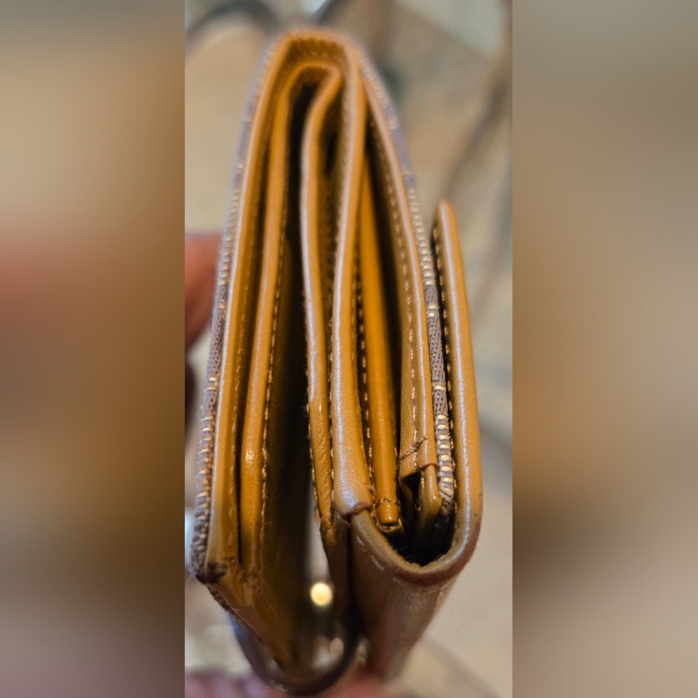 GucciVintage GG Canvas Jackie Compact Bifold Compact Wallet Pre-owned Excellent - Picture 11 of 17